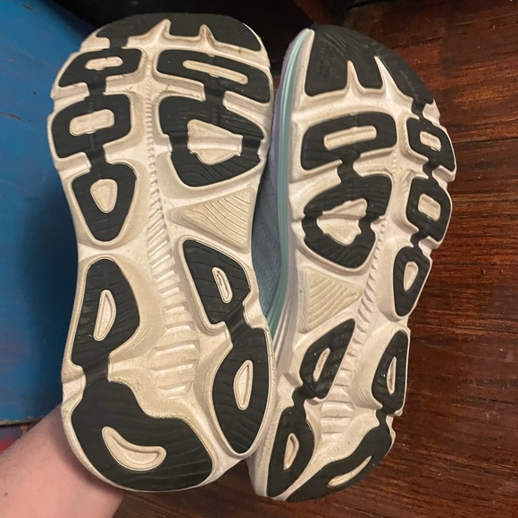 Hoka Gaviota 5 size 9.5 - Picture 3 of 4